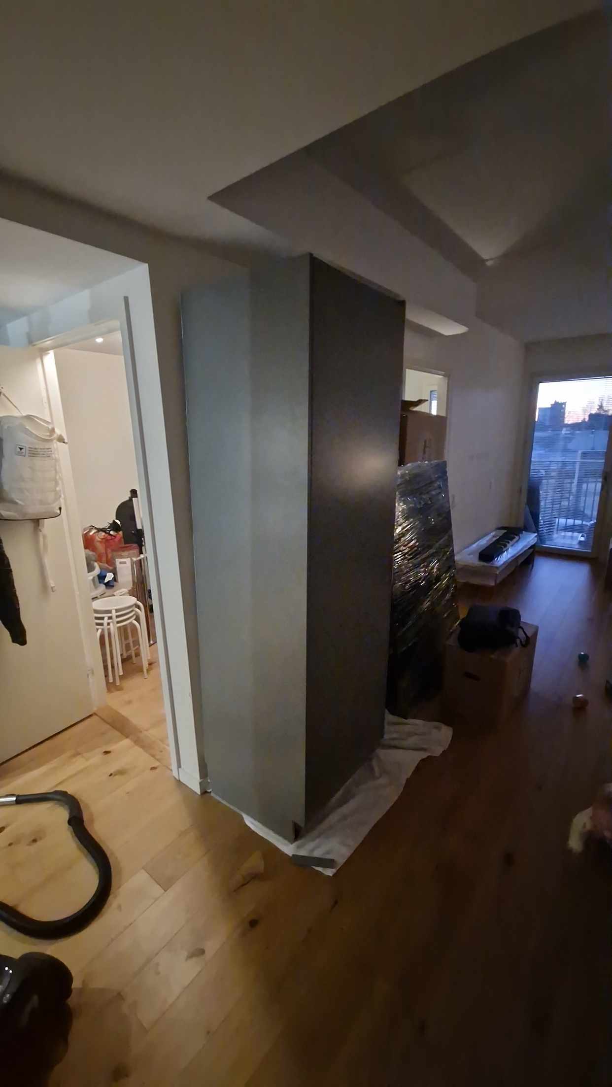 image of Städskåp 215cm högt. - Bromma
