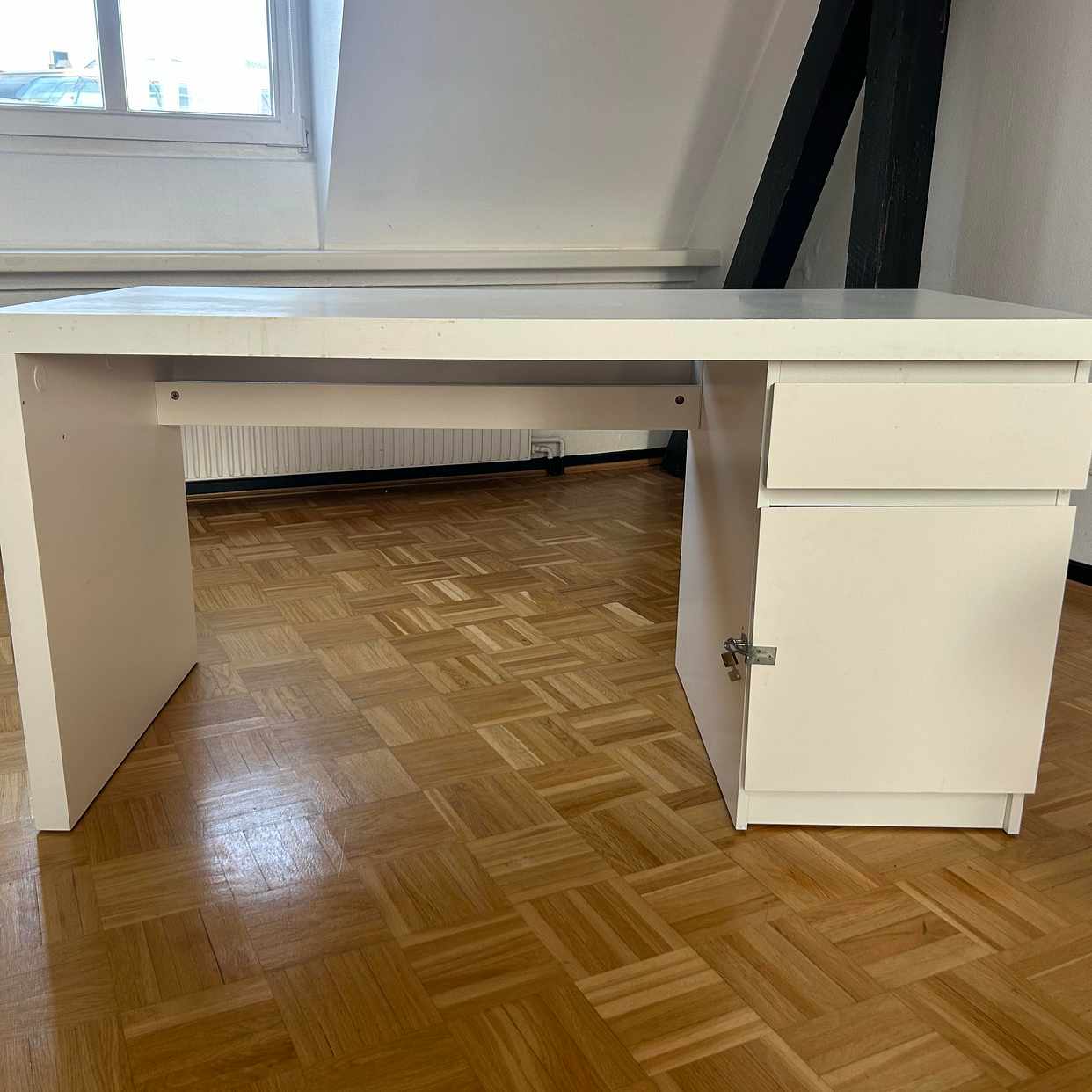 image of Ikea Schreibtisch - Hamburg