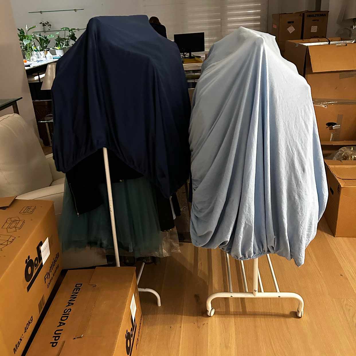 image of 33 lådor + 2 ställningar - 