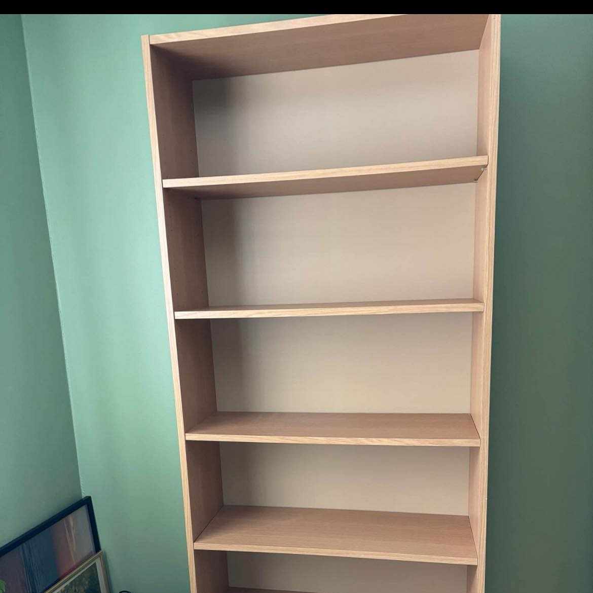 image of Leverera två bokhyllor - 
