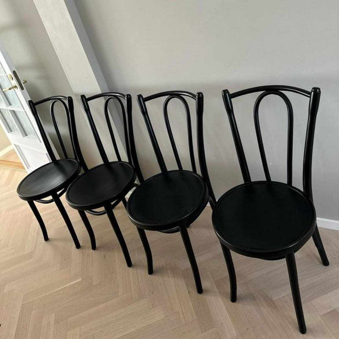image of Flytta 4 stycken stolar - 
