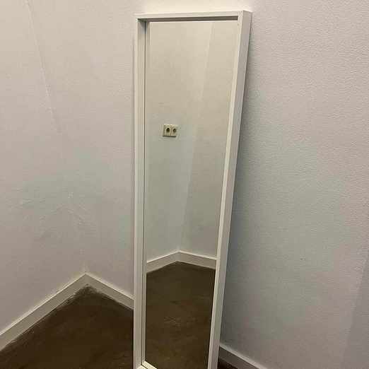 image of Giving away mirror - Berlin