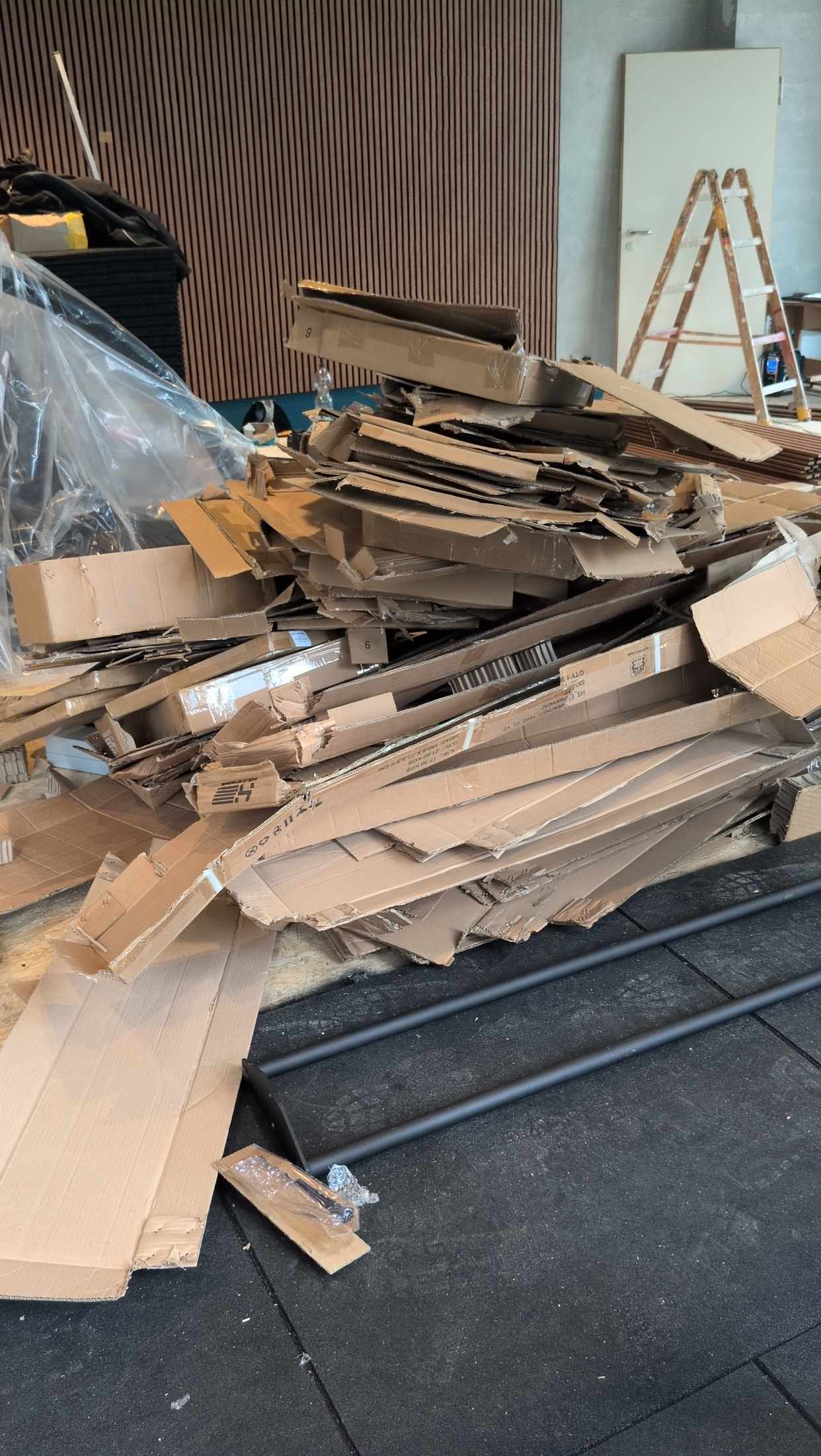 image of Empty boxes - Berlin