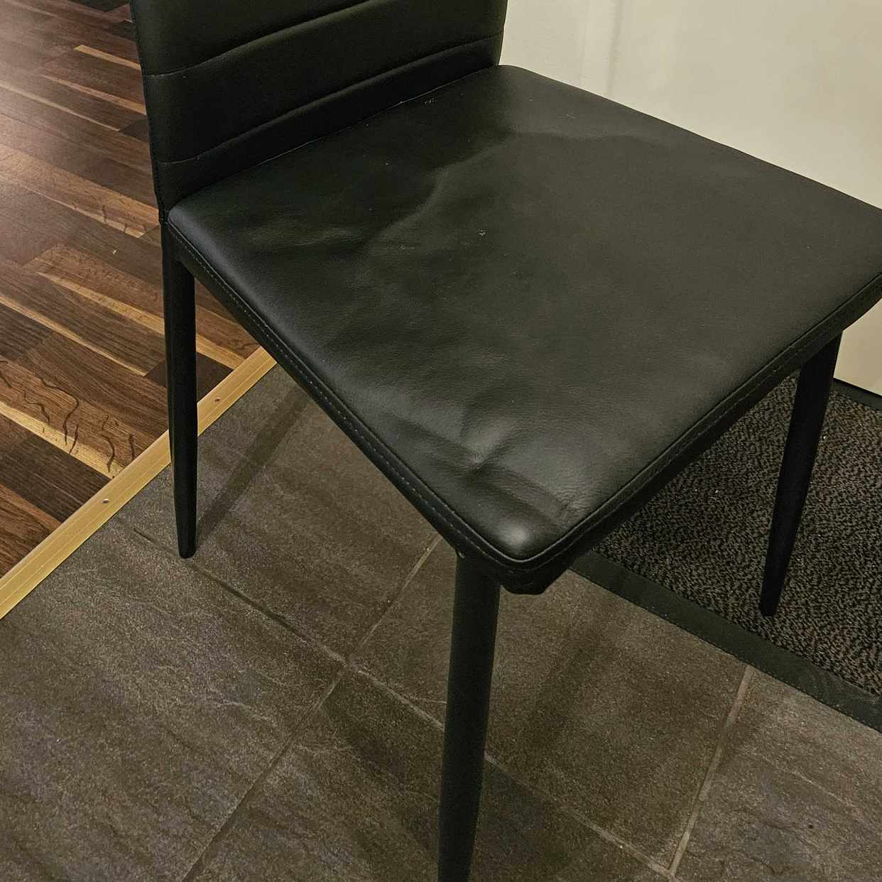 image of 4st stolar - Årsta