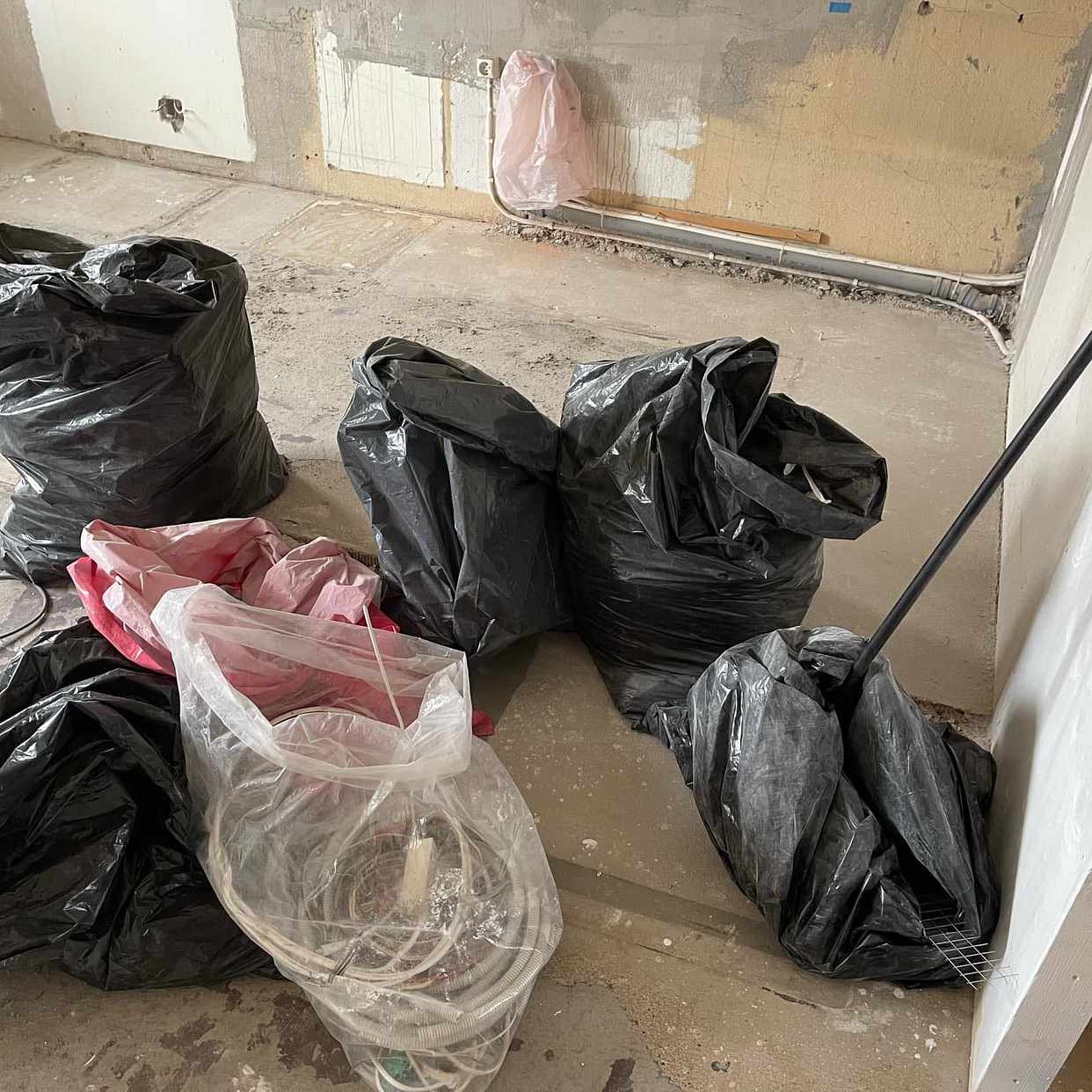 image of Blandat avfall renovering - Tullinge