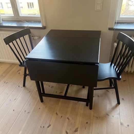 image of Matbord och två stolar - Stockholm