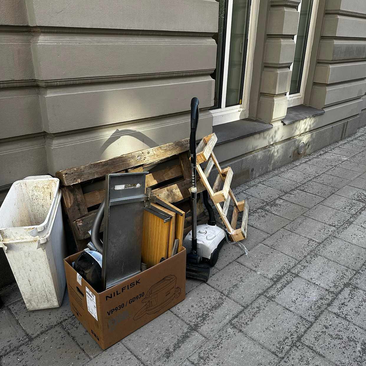 image of Allings skräp - Stockholm
