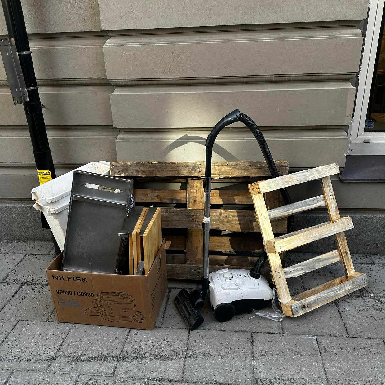 image of Allings skräp - Stockholm