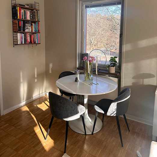 image of Vit rund matbord - Enskede-Årsta-Vantörs