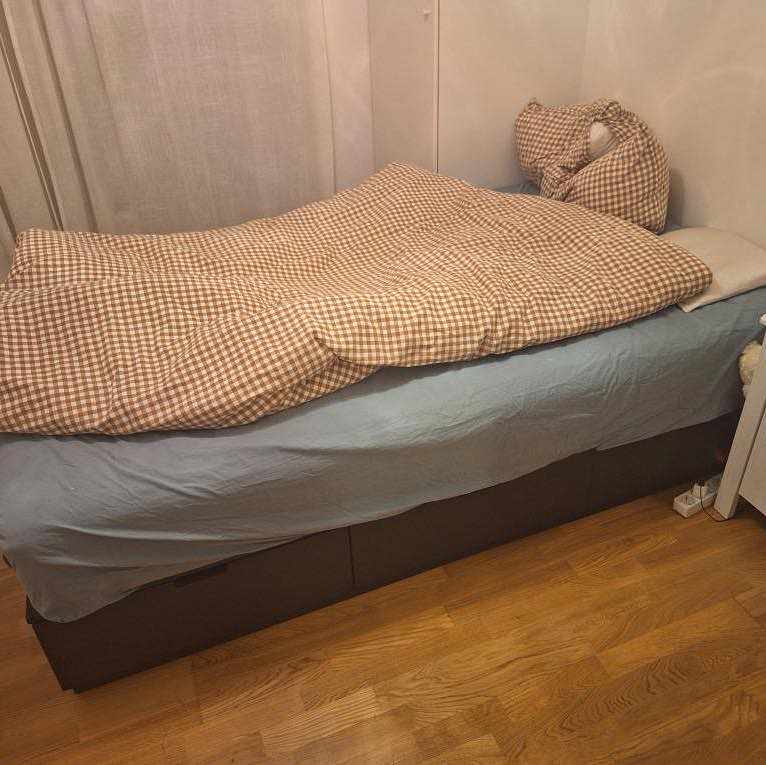 image of Hämta och leverera säng - 