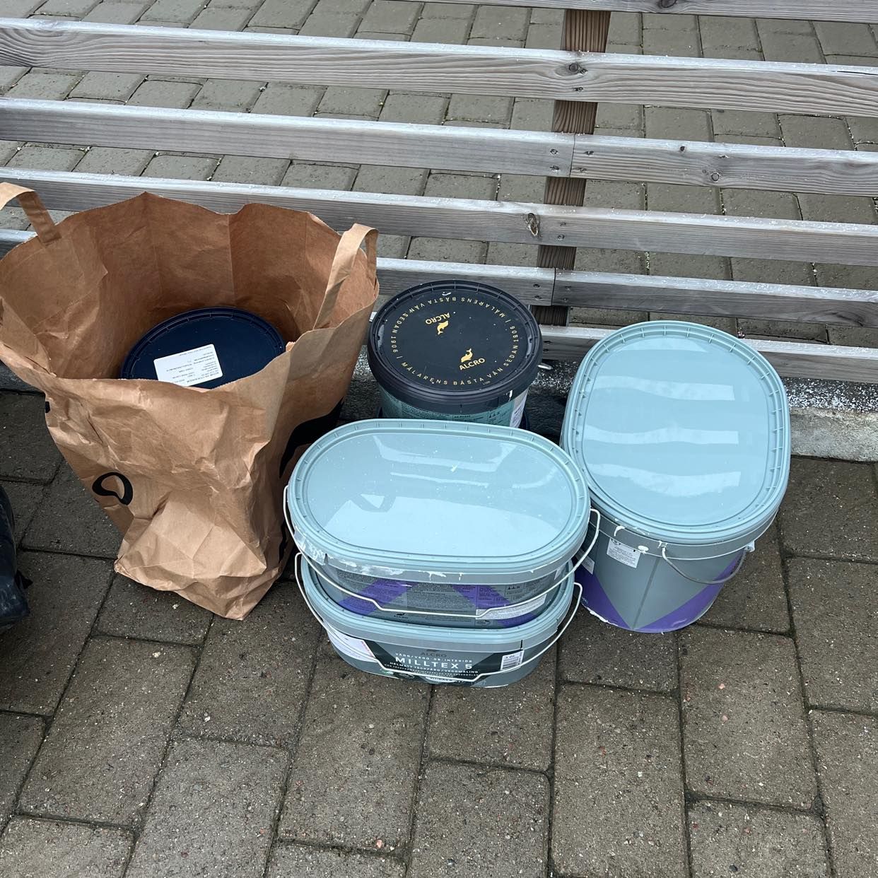image of Papper, kartonger, färg - Huddinge
