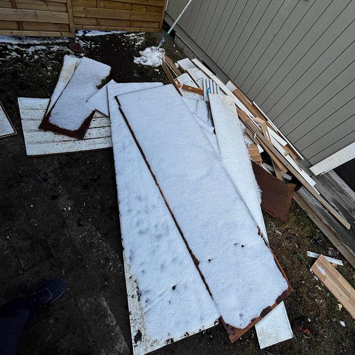 image of Tomtgräns vid staketet - Haninge