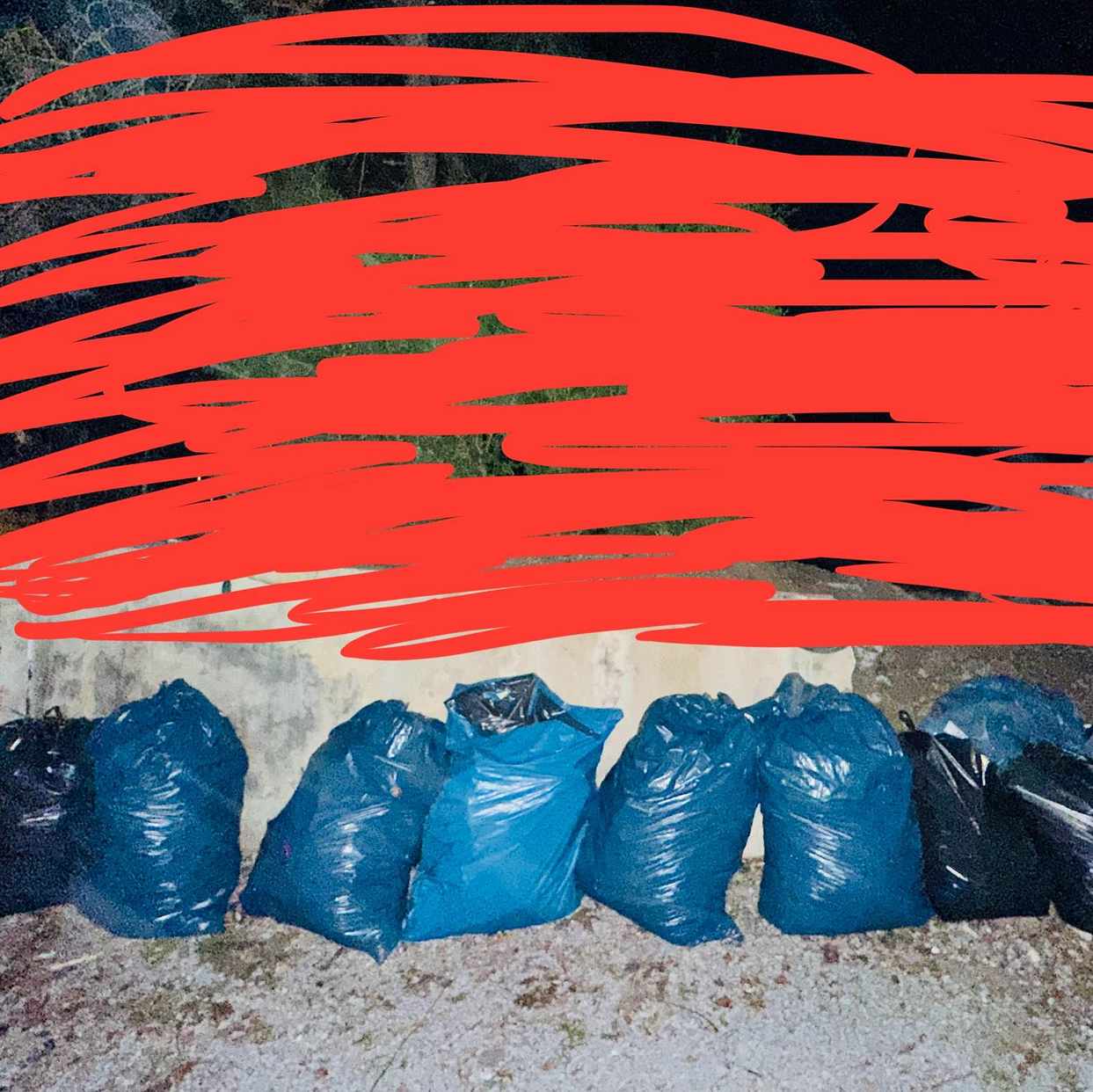 image of Slänga plastsäckar - Lidingö