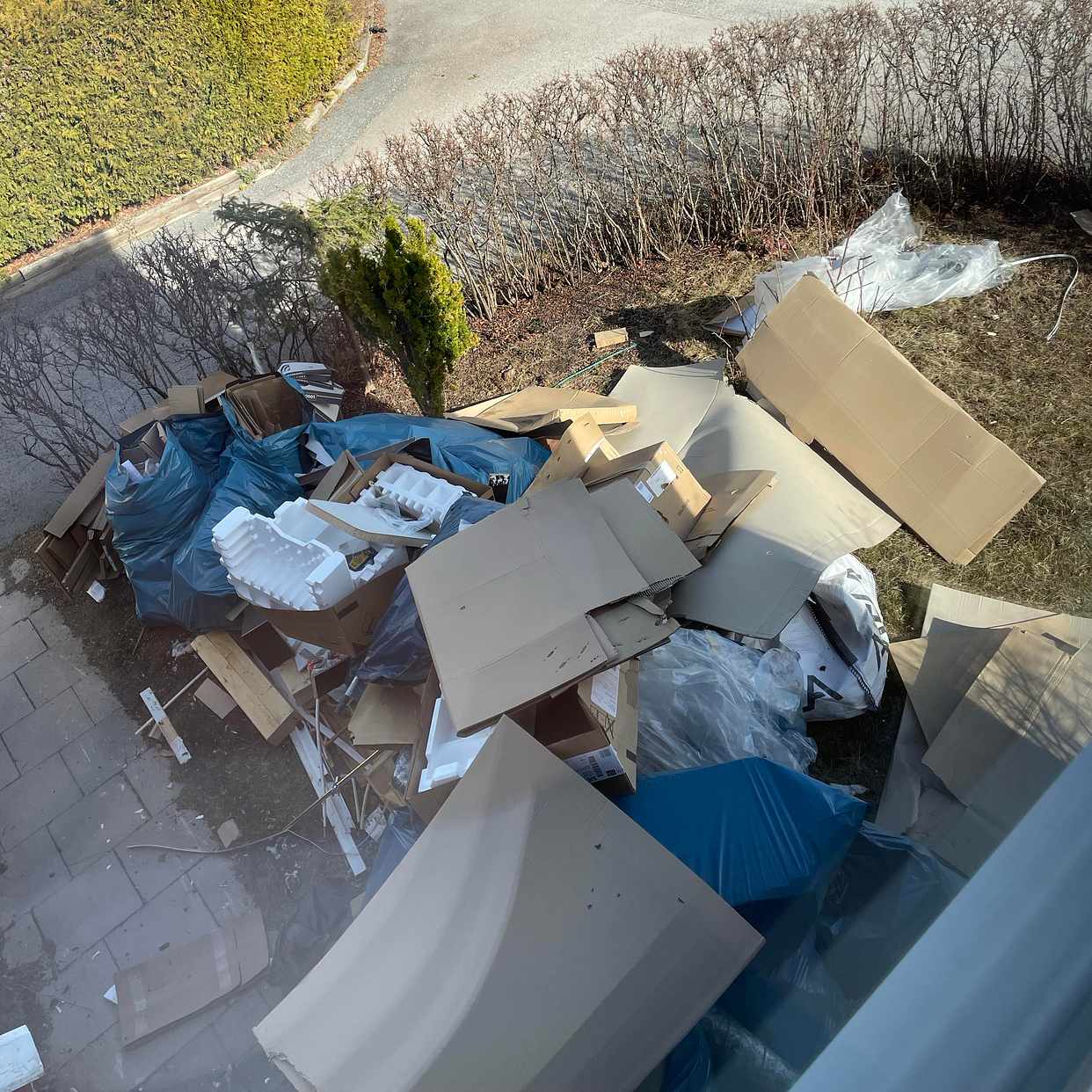 image of Kartonger och byggavfall - Järfälla