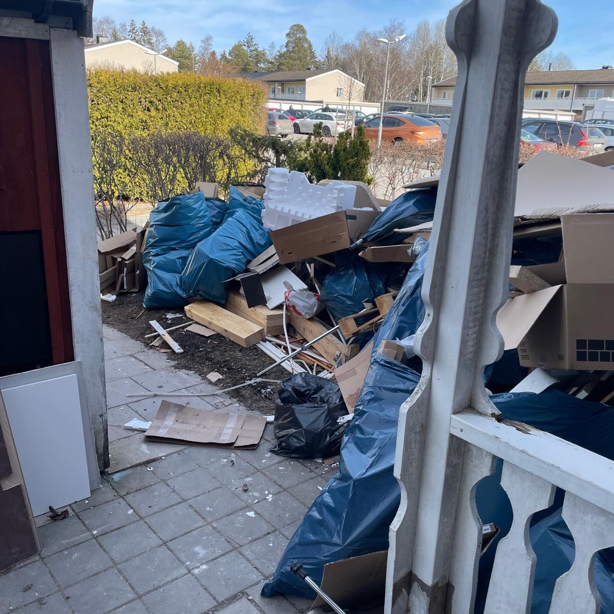 image of Kartonger och byggavfall - Järfälla