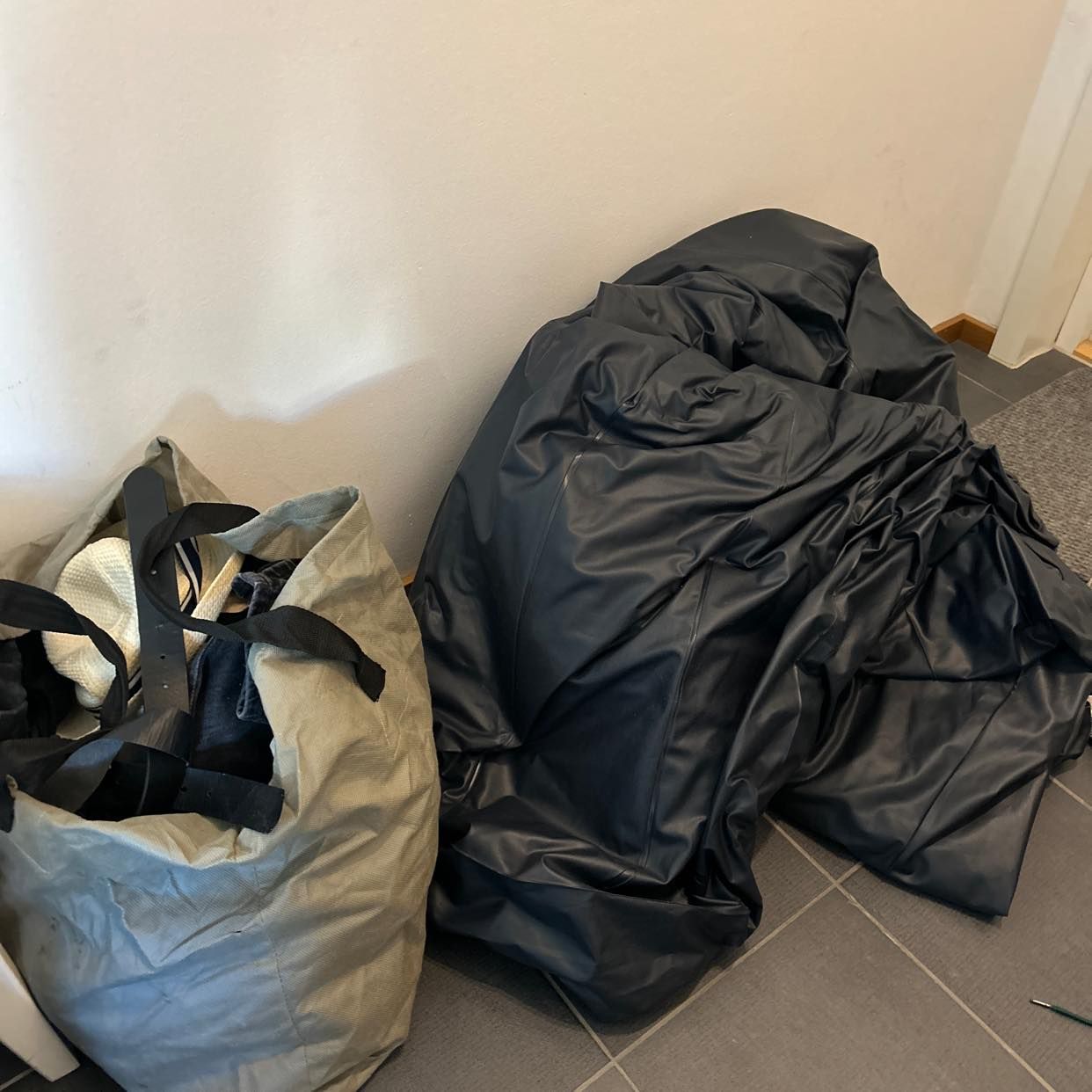 image of Några påsar med textilier - Västra Hamnen