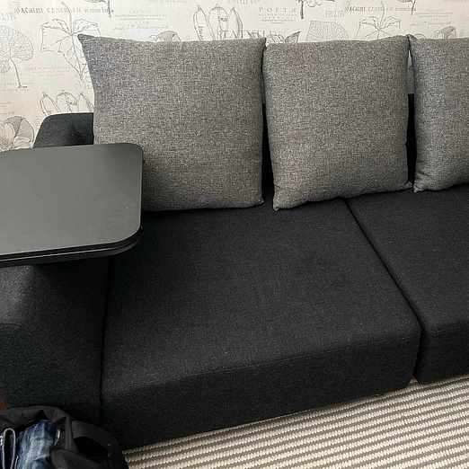 image of Svart soffa - Mölndal
