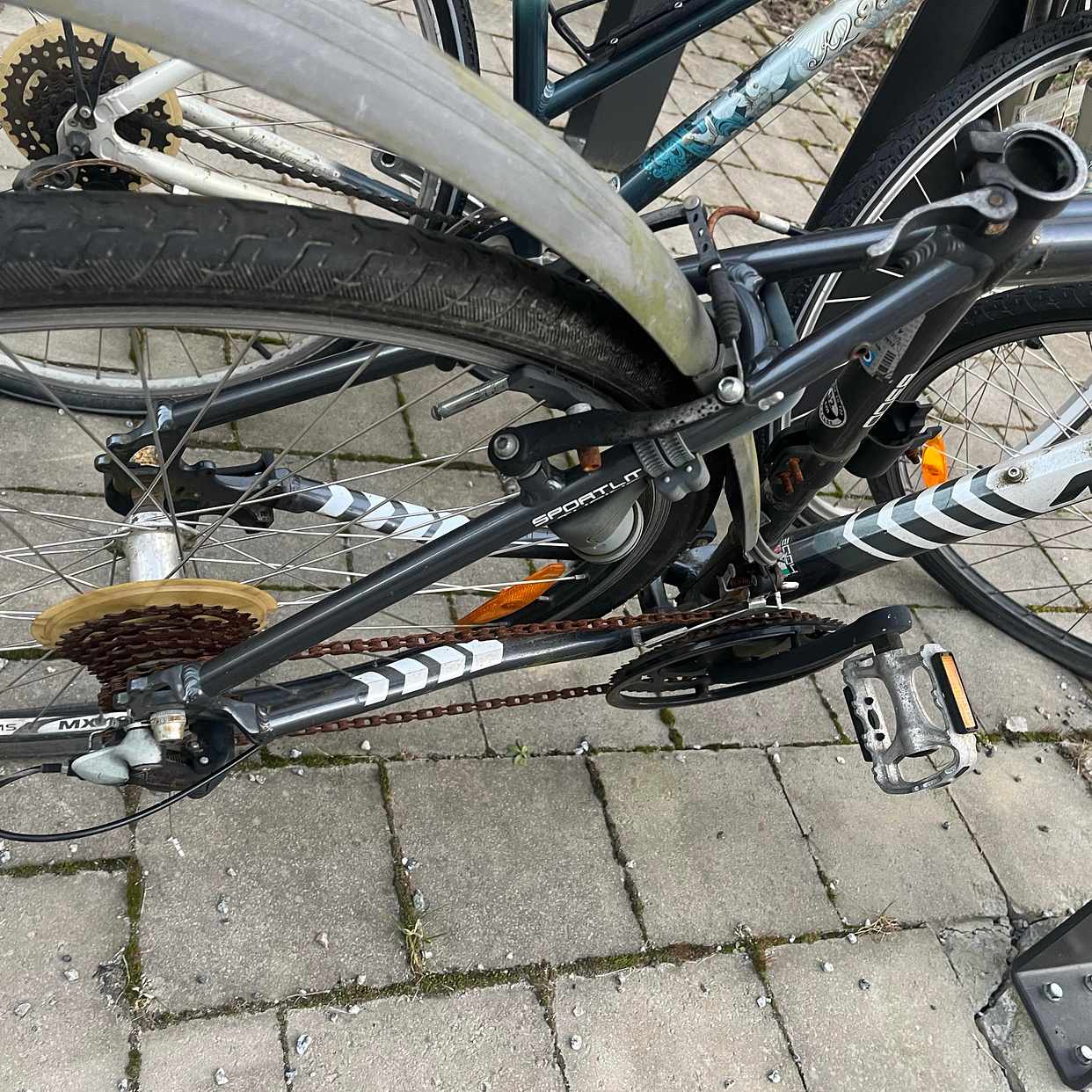 image of Fastlåst cykel - Täby