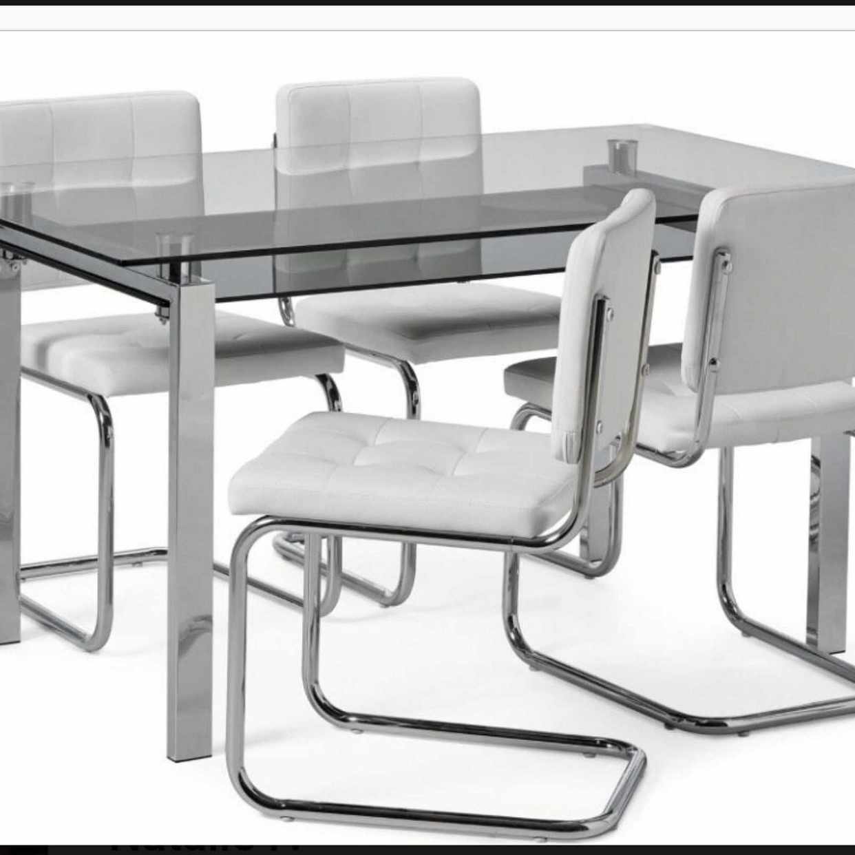 Matbord från mio i glas