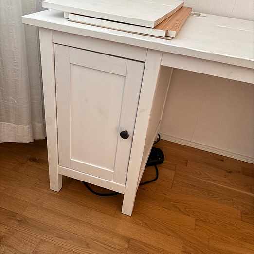 image of Ikea HEMNES skrivbord - Farsta