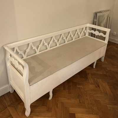 image of Pick up a kitchen bench - 