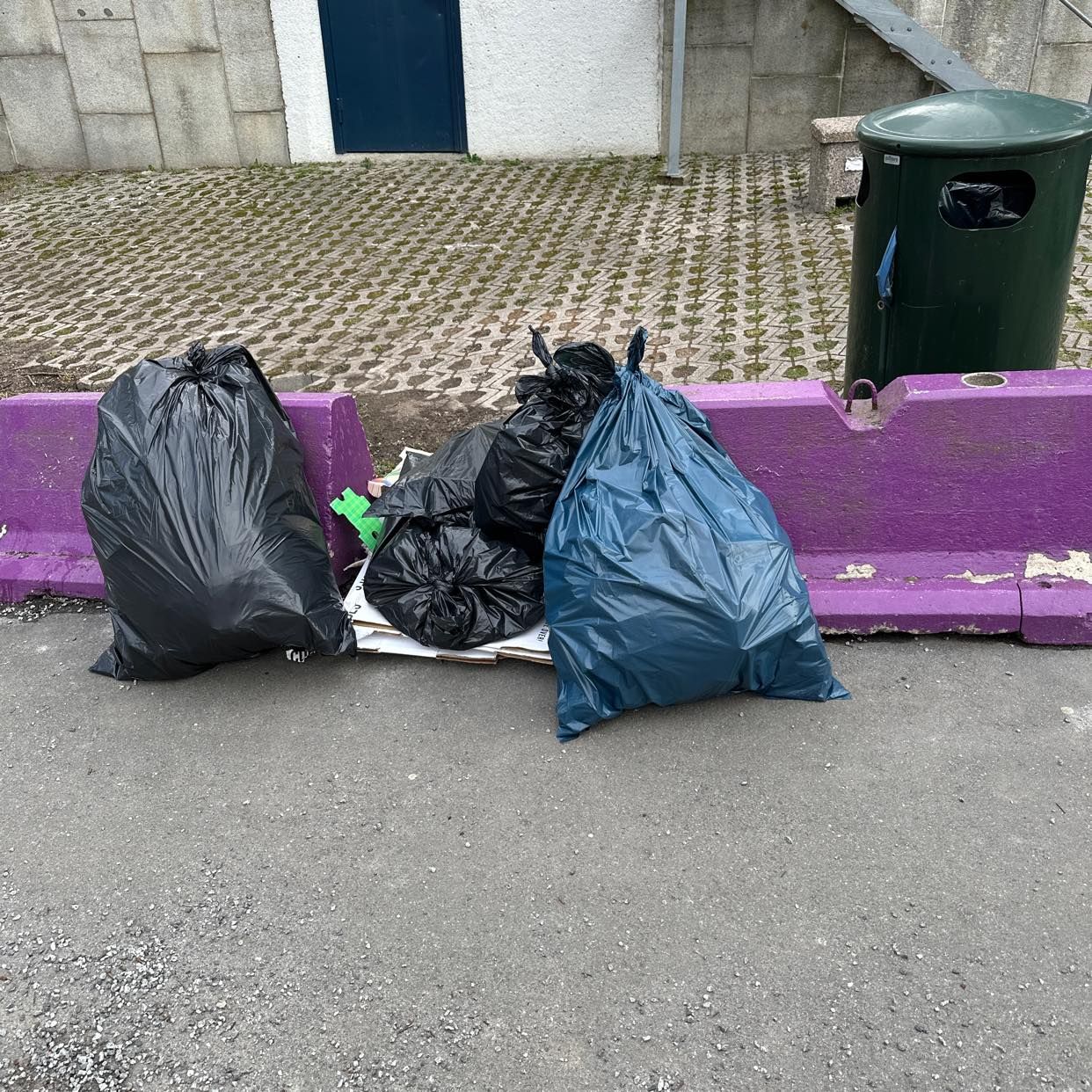 image of Plastpåsar, pappkartonger - Kungsholmen