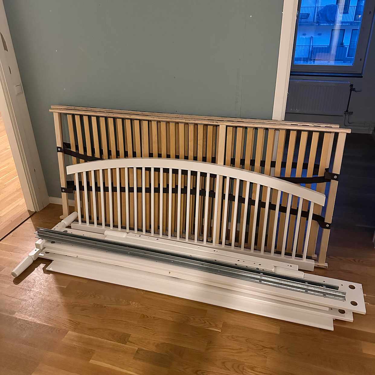 image of Sängram, Madrass, 2 skåp - Solna