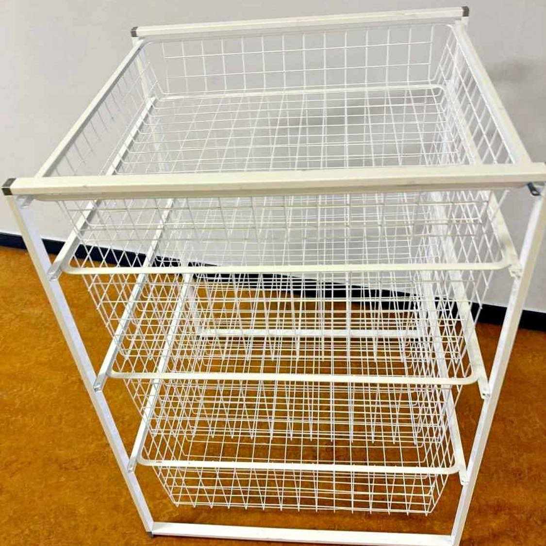 image of Två trådbackshyllor - 