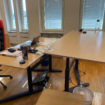 image of Skrivbord och stolar - 