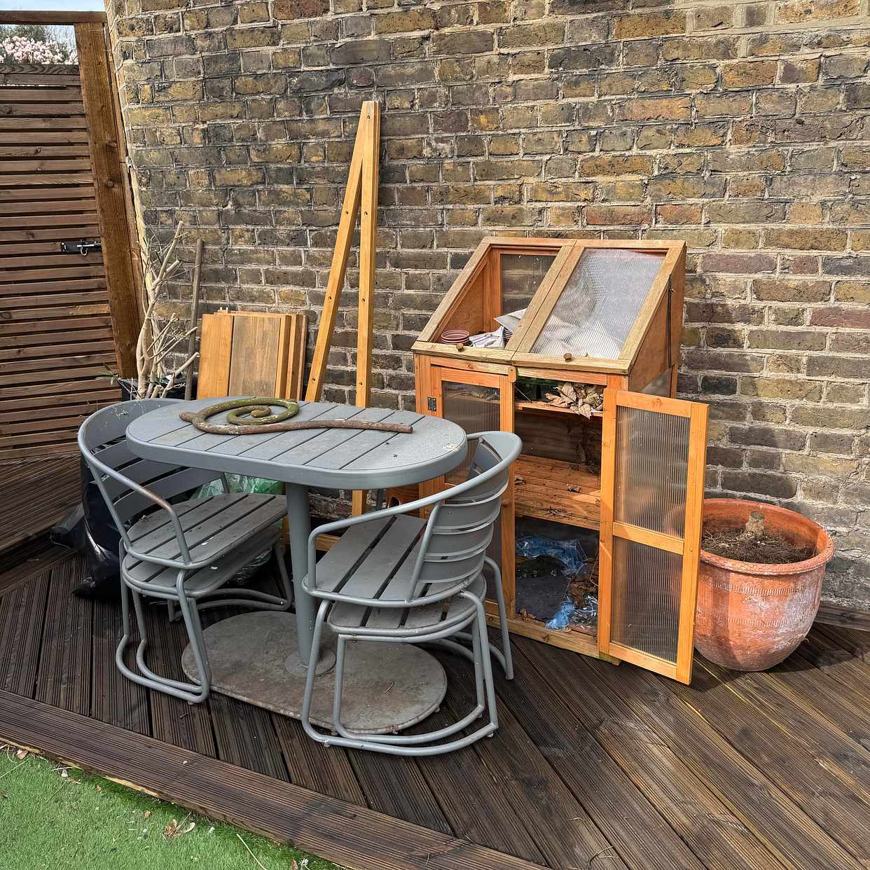 image of Garden waste & furniture - Hackney