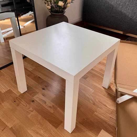 image of White Table - Bandhagen
