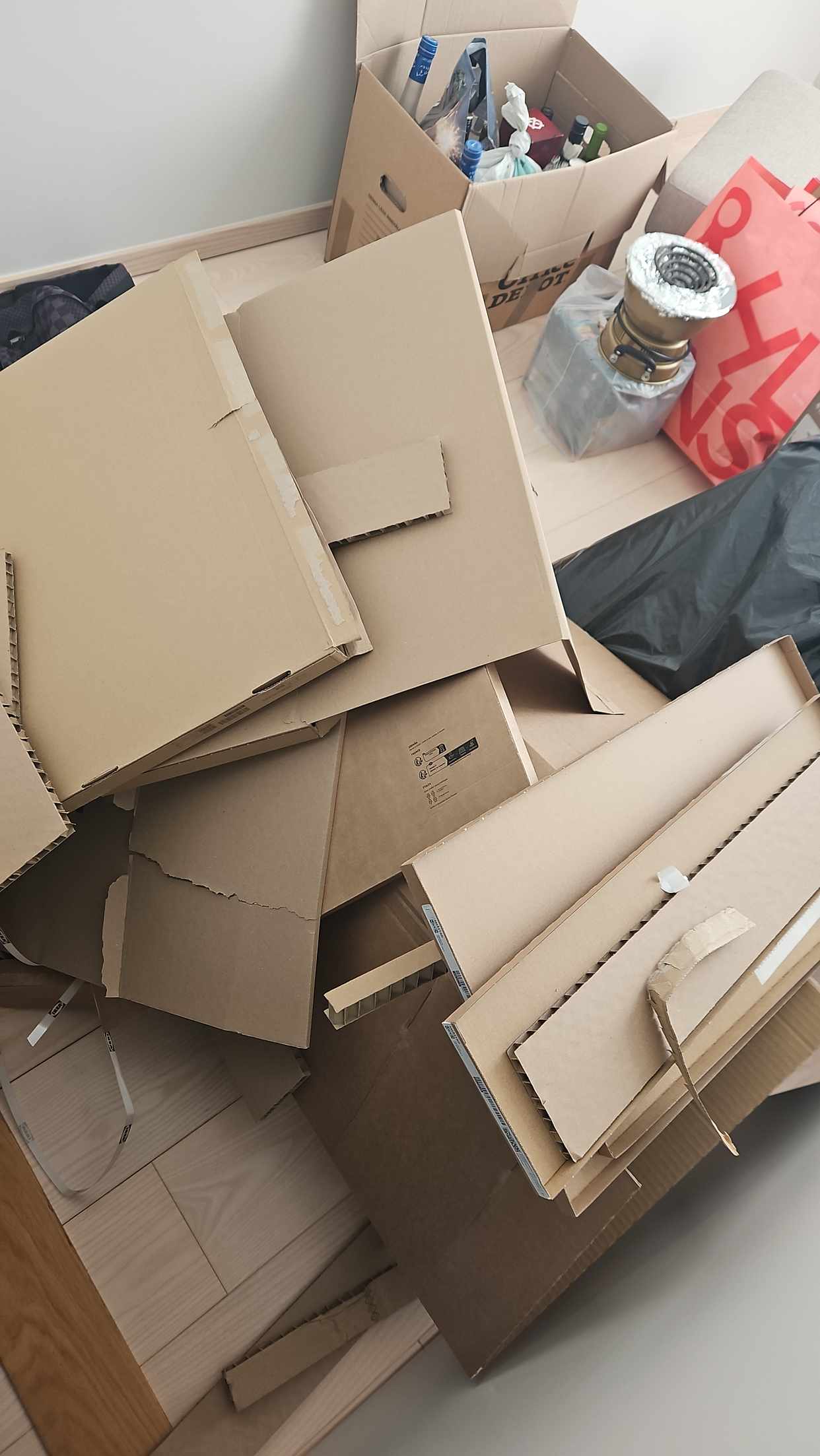 image of Cardboard boxes and plast - Bromma