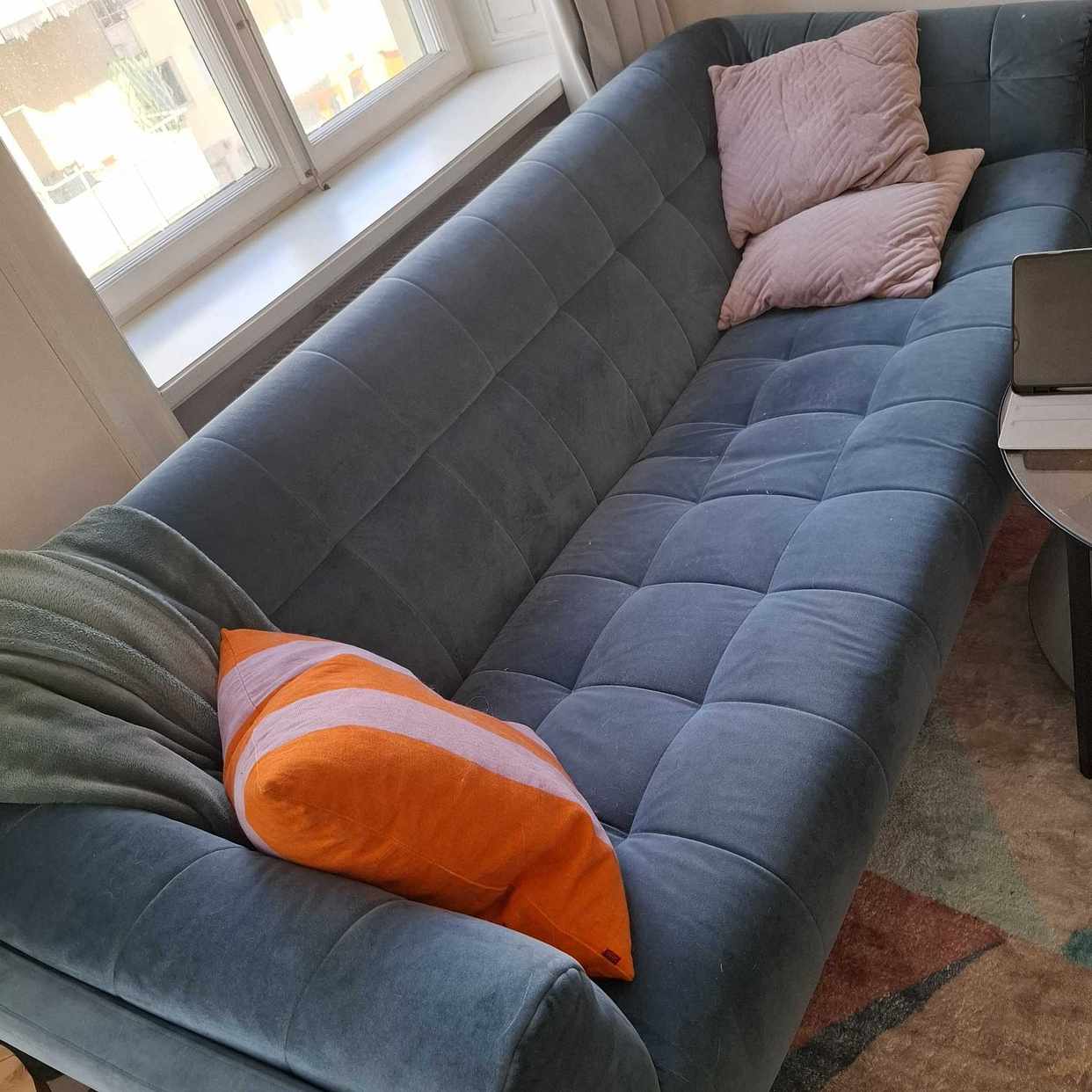 image of Soffa bortskänkes - Stockholm