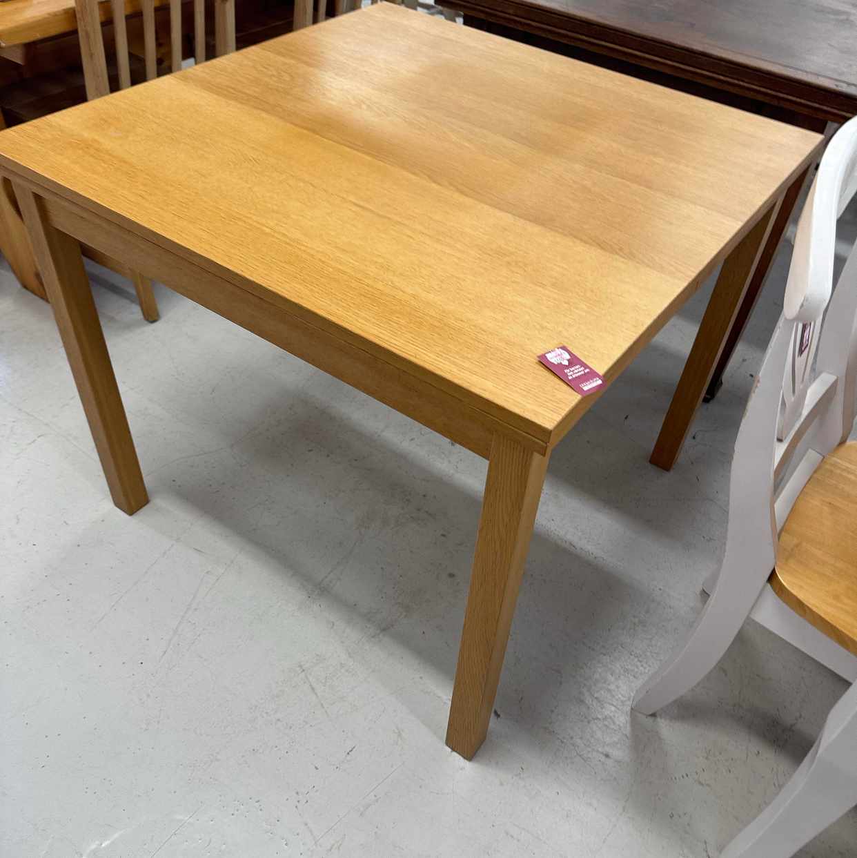 image of Byrå, sängbord, matbord. - 