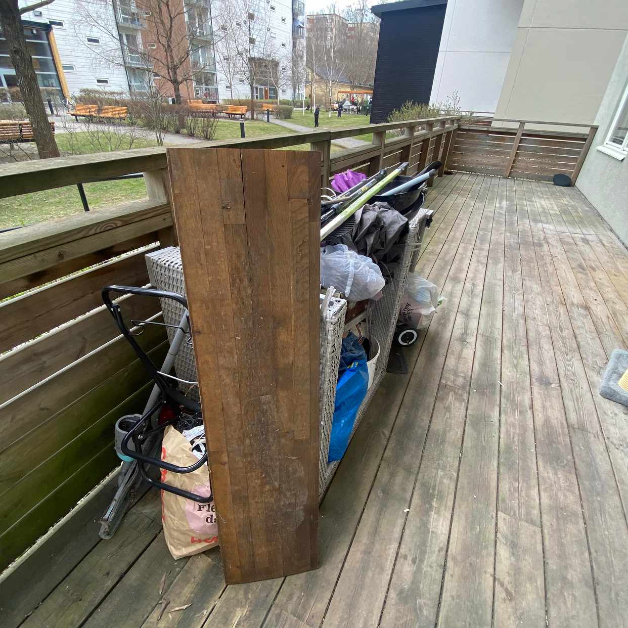 image of Bollar, möbel, gåstav. - Solna