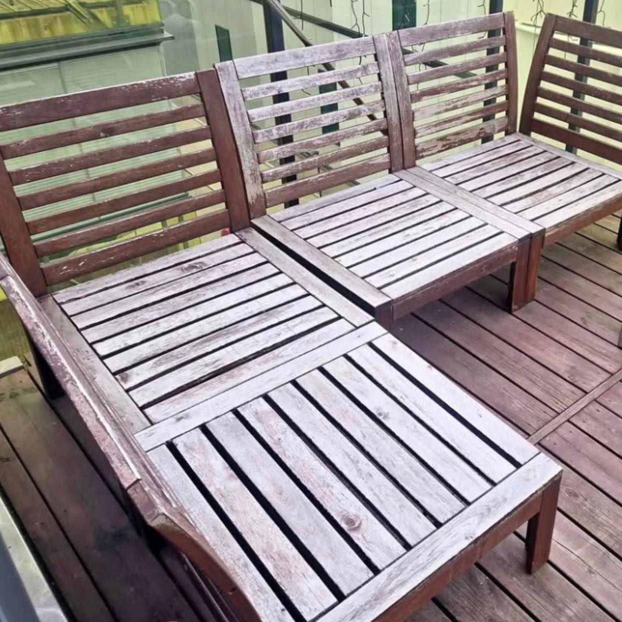 image of Outside furniture pickup - 