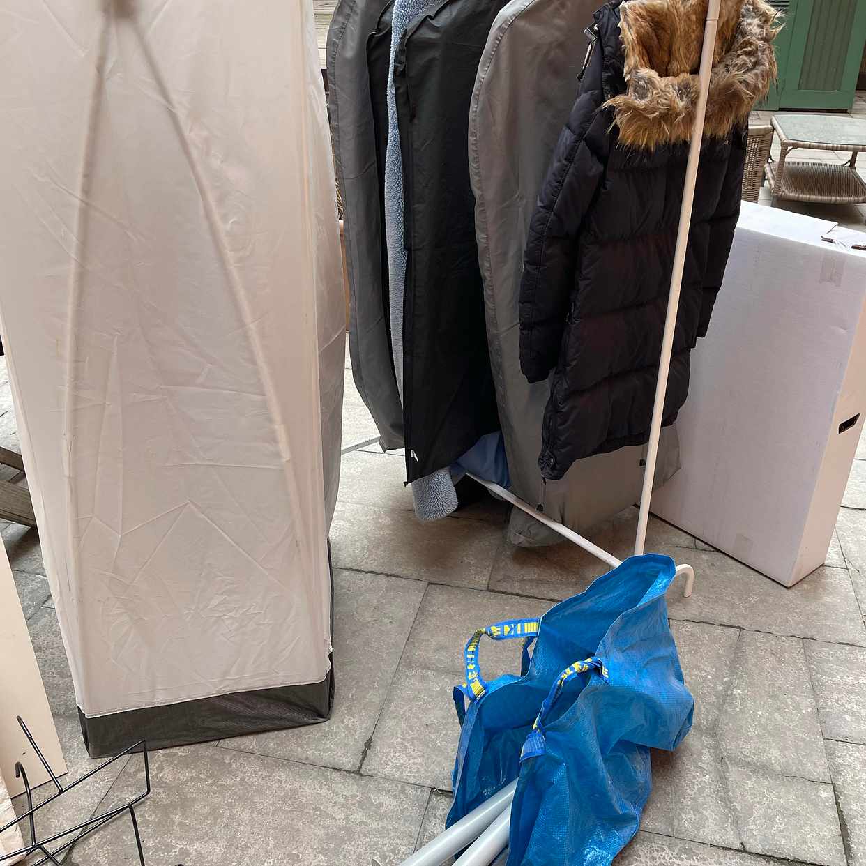 image of Flytta klädhängare, bord - 