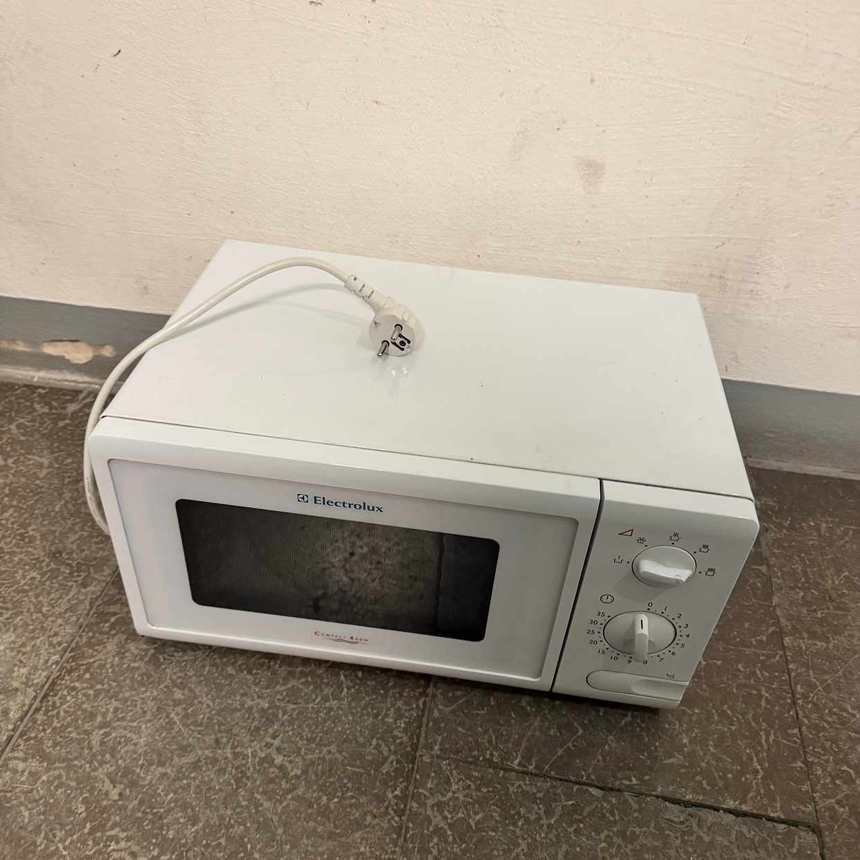 image of Small microwave recycling - Stockholm