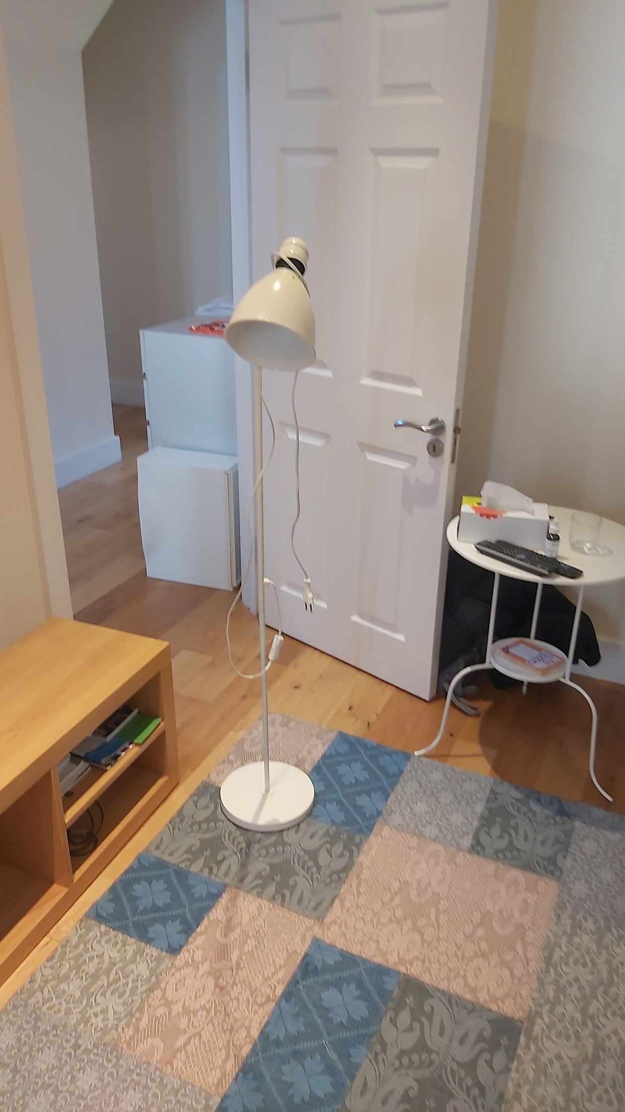image of Standing lamp - London