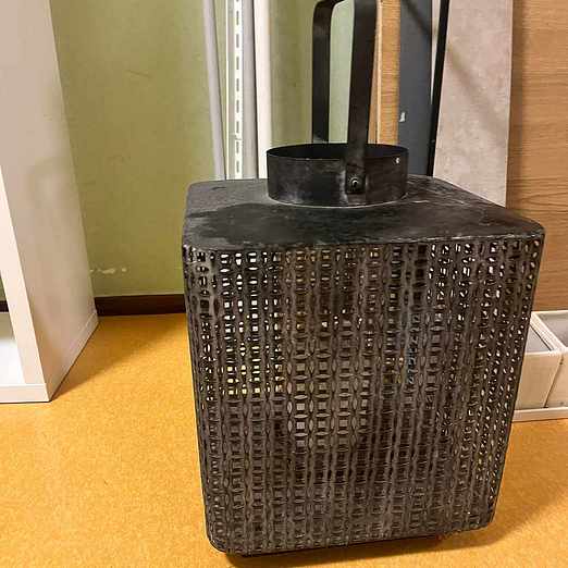 image of Fina jackor, lykta mm. - Sollentuna