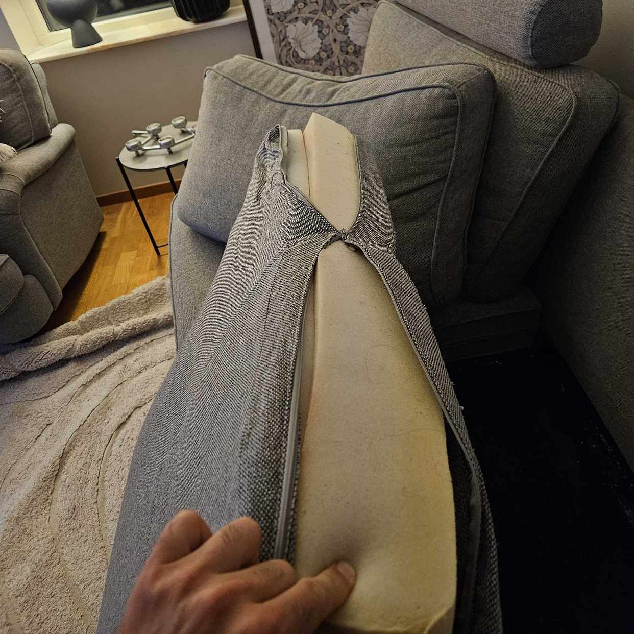 image of Soffa och fåtölj bortskän - Lomma