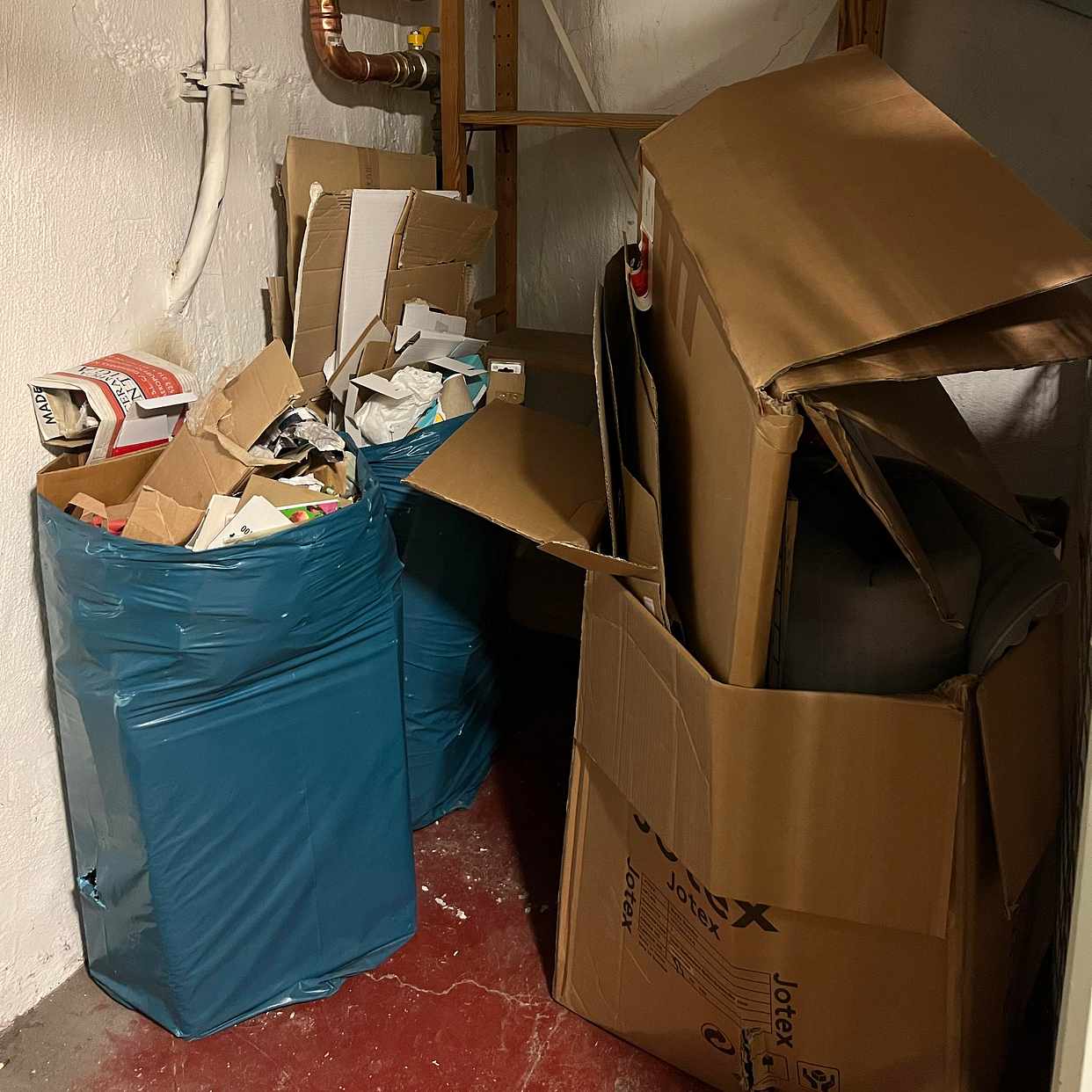 image of Pick up&dispose garbage - Solna