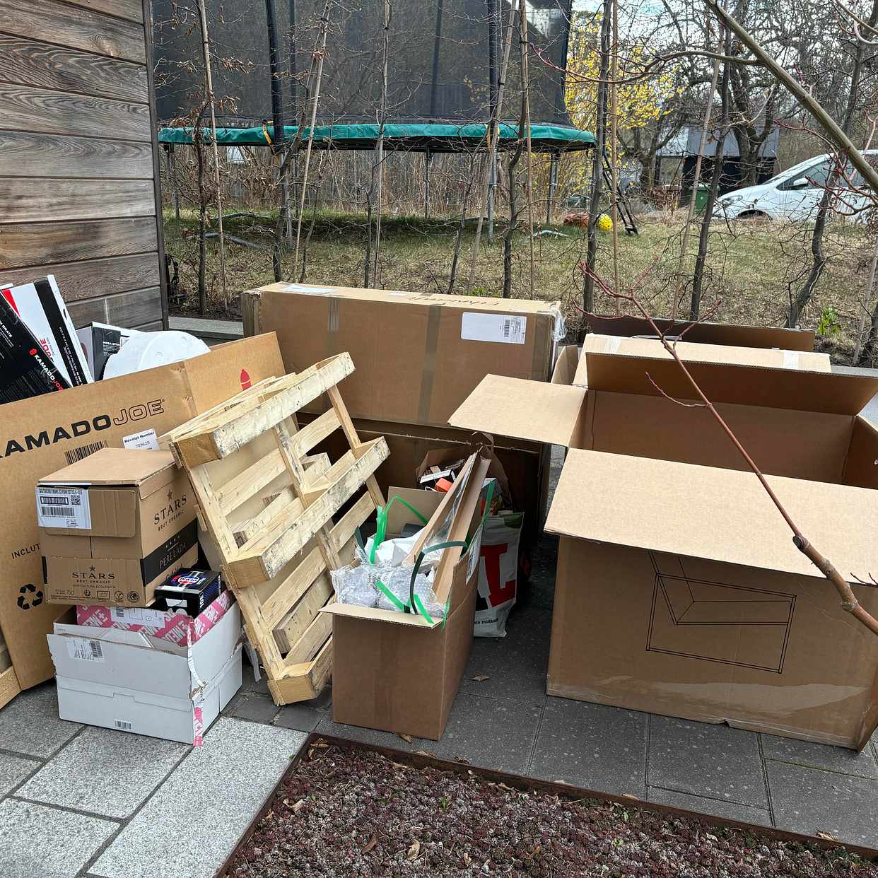image of Cardboard, glass, plastic - Saltsjö-Duvnäs