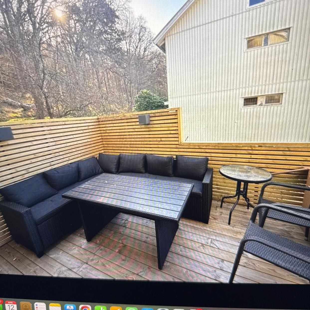 image of Hämta lätta utemöbler - 