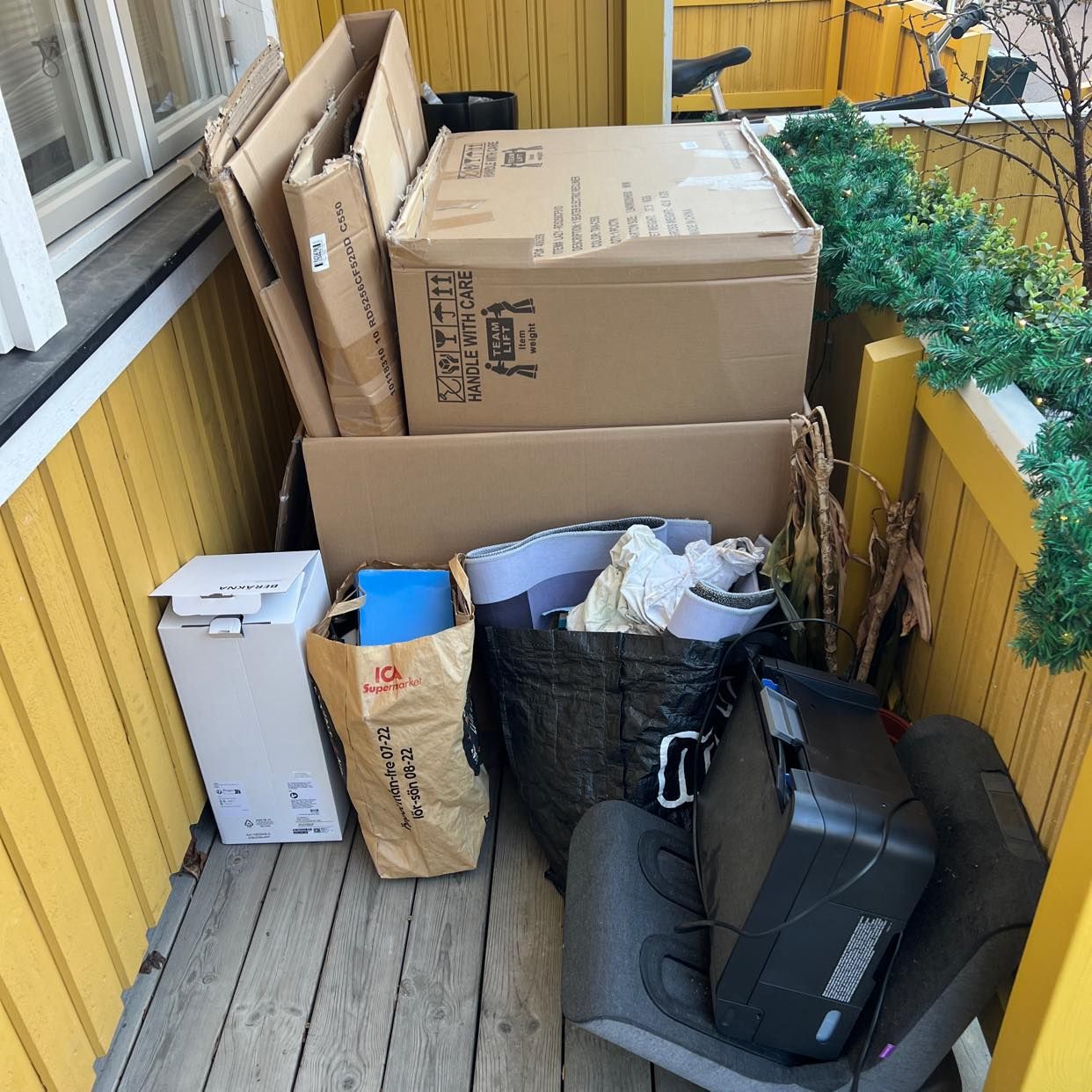image of Kartonger och småsaker - Kista