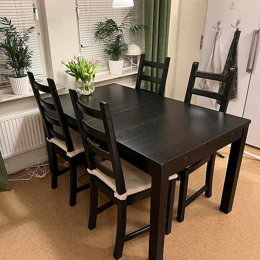 image of Matbord med stolar - Lund
