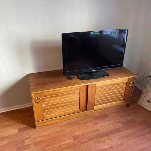 image of TV och TV-bänk - Huddinge