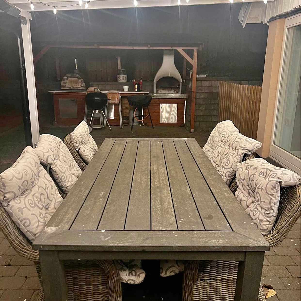 image of Hämta utebord och 5 stola - 