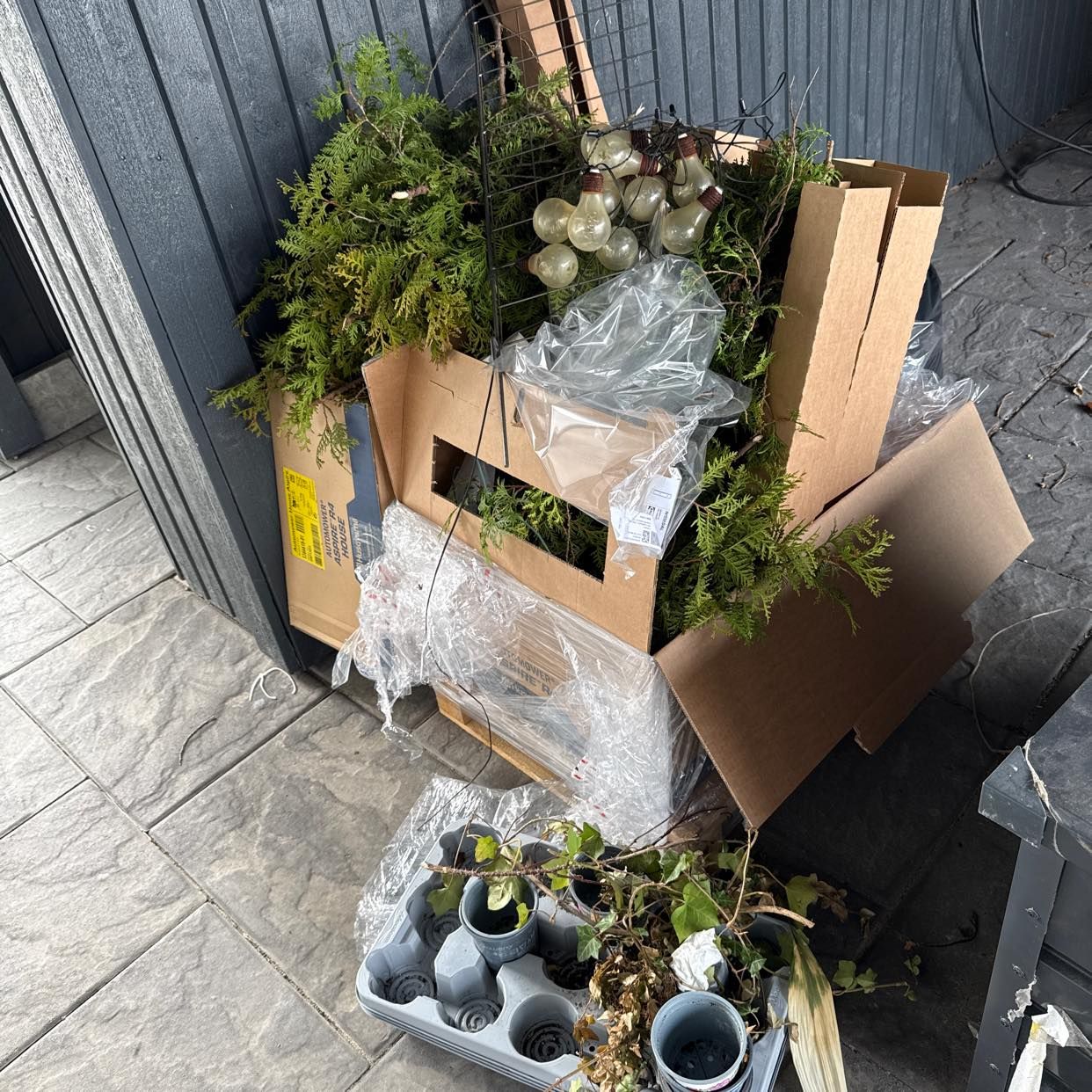 image of Trädgårdsavfall och karto - Bunkeflostrand