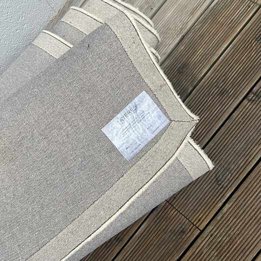 image of 2,5 x 3,5 white wool rug - Enskede